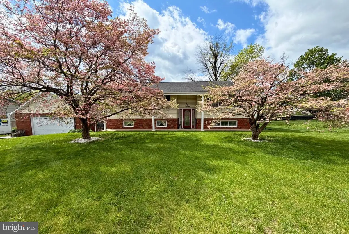 328 Wayburn Street, Greencastle, PA 17225 - #1