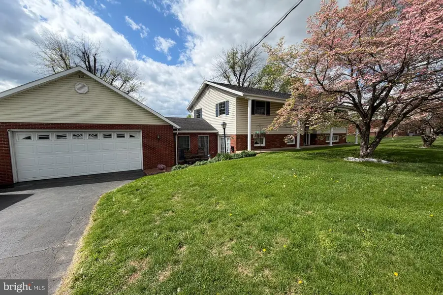 328 Wayburn Street, Greencastle, PA 17225 - #2
