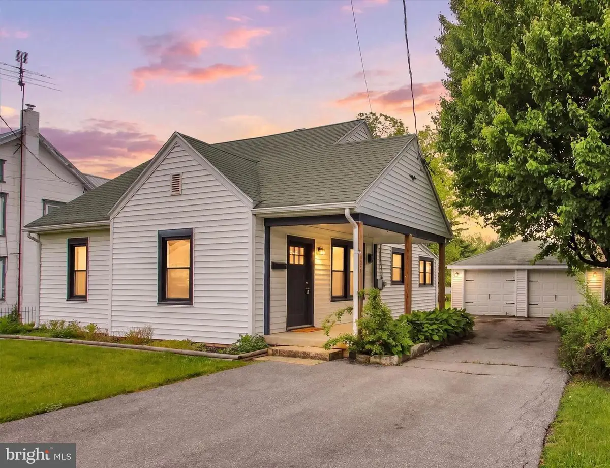 255 W Main Street, Fayetteville, PA 17222 - #1