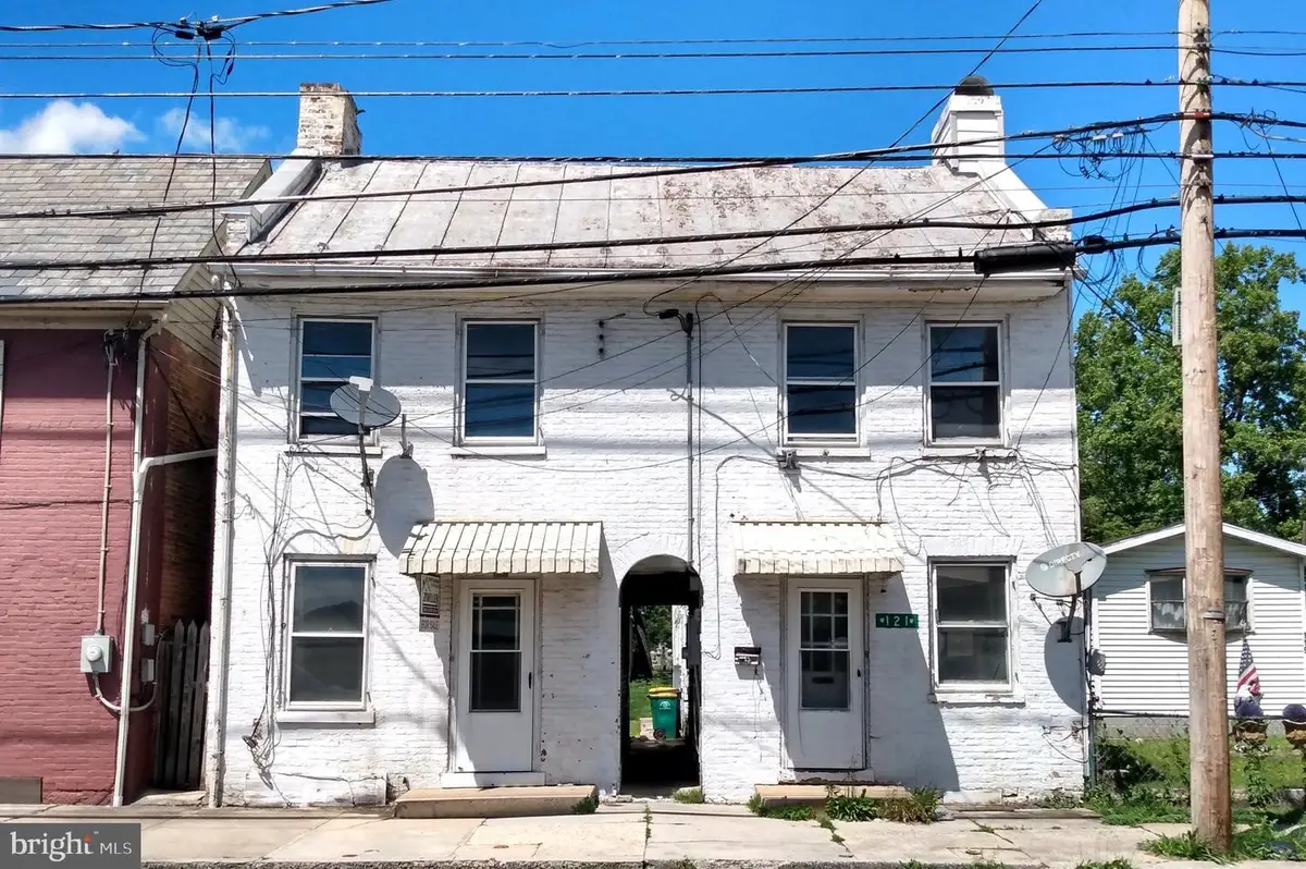 121-123 W King St, Chambersburg, PA 17201 - #1
