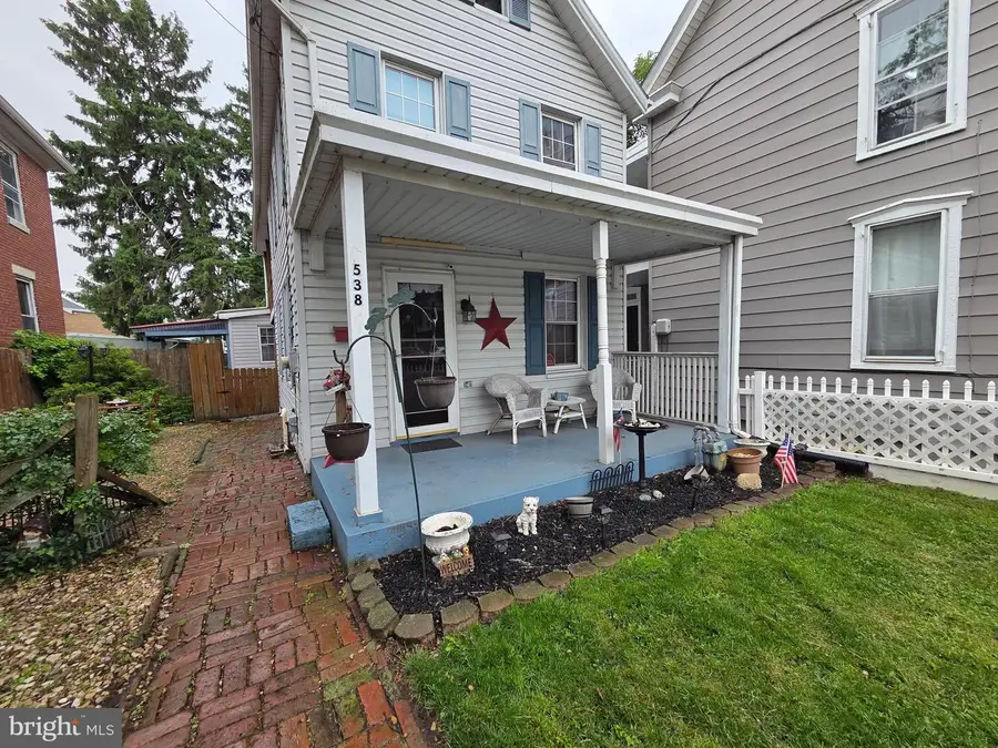 538 E E Queen Street, Chambersburg, PA 17201 - #3