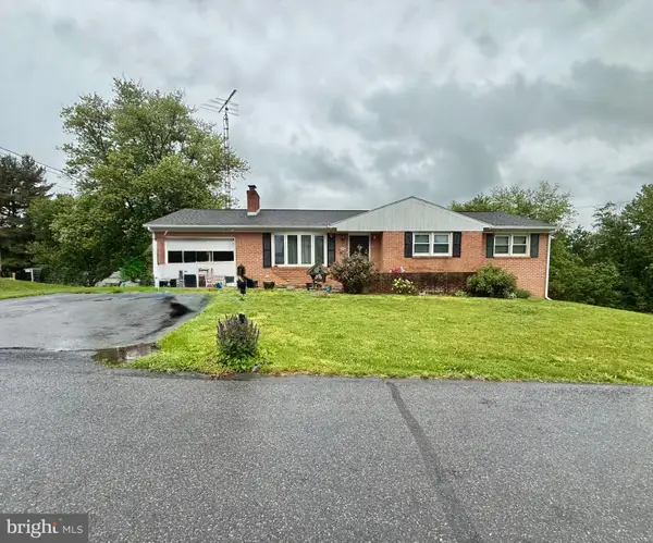 991 Laurich Dr, CHAMBERSBURG, PA 17202