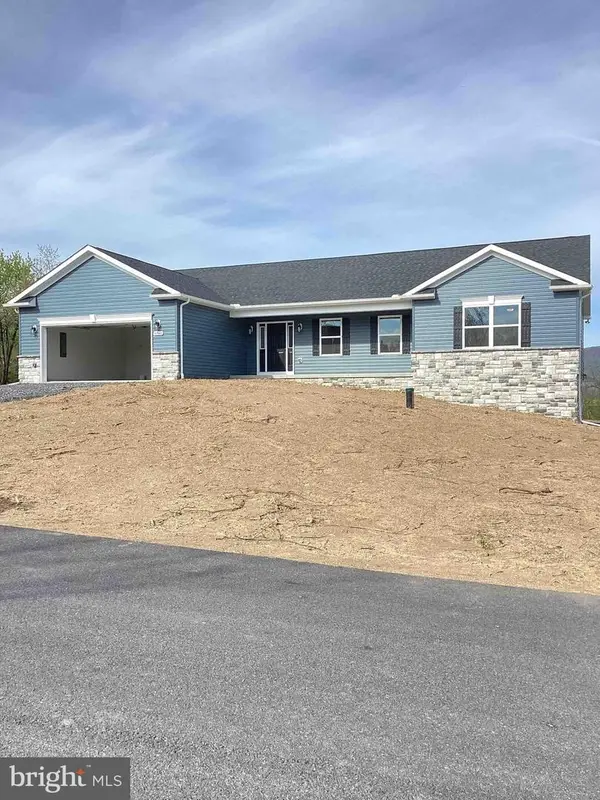8697 Regal Dr, MERCERSBURG, PA 17236