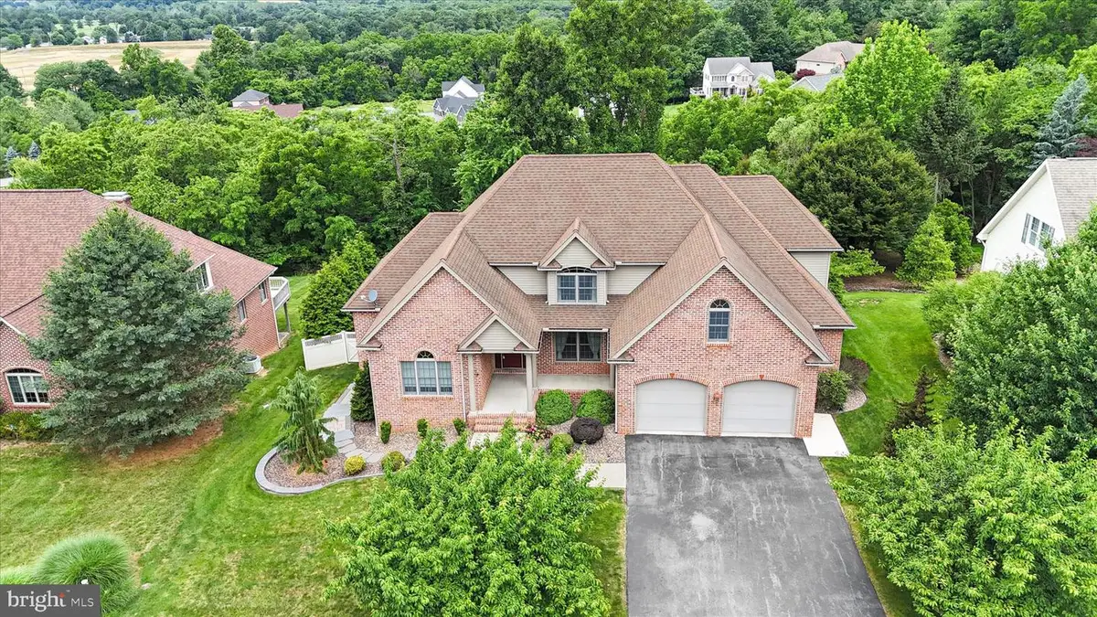 11067 Weatherstone Dr, Waynesboro, PA 17268 - #1