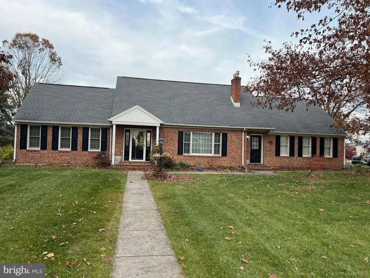 515 Starr Ave, Chambersburg, PA 17202 - #1