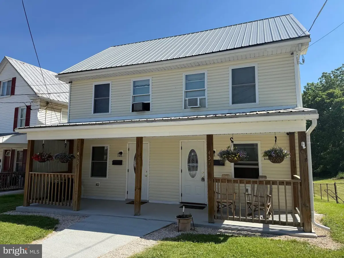 455-457 W 5th Street, Waynesboro, PA 17268 - #1