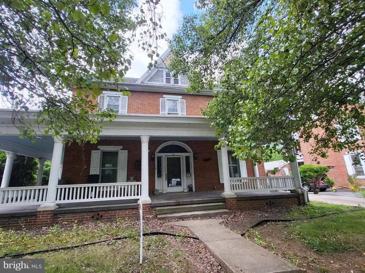 24 Church St, Mercersburg, PA 17236 - #1