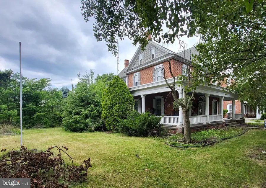 24 Church St, Mercersburg, PA 17236 - #3
