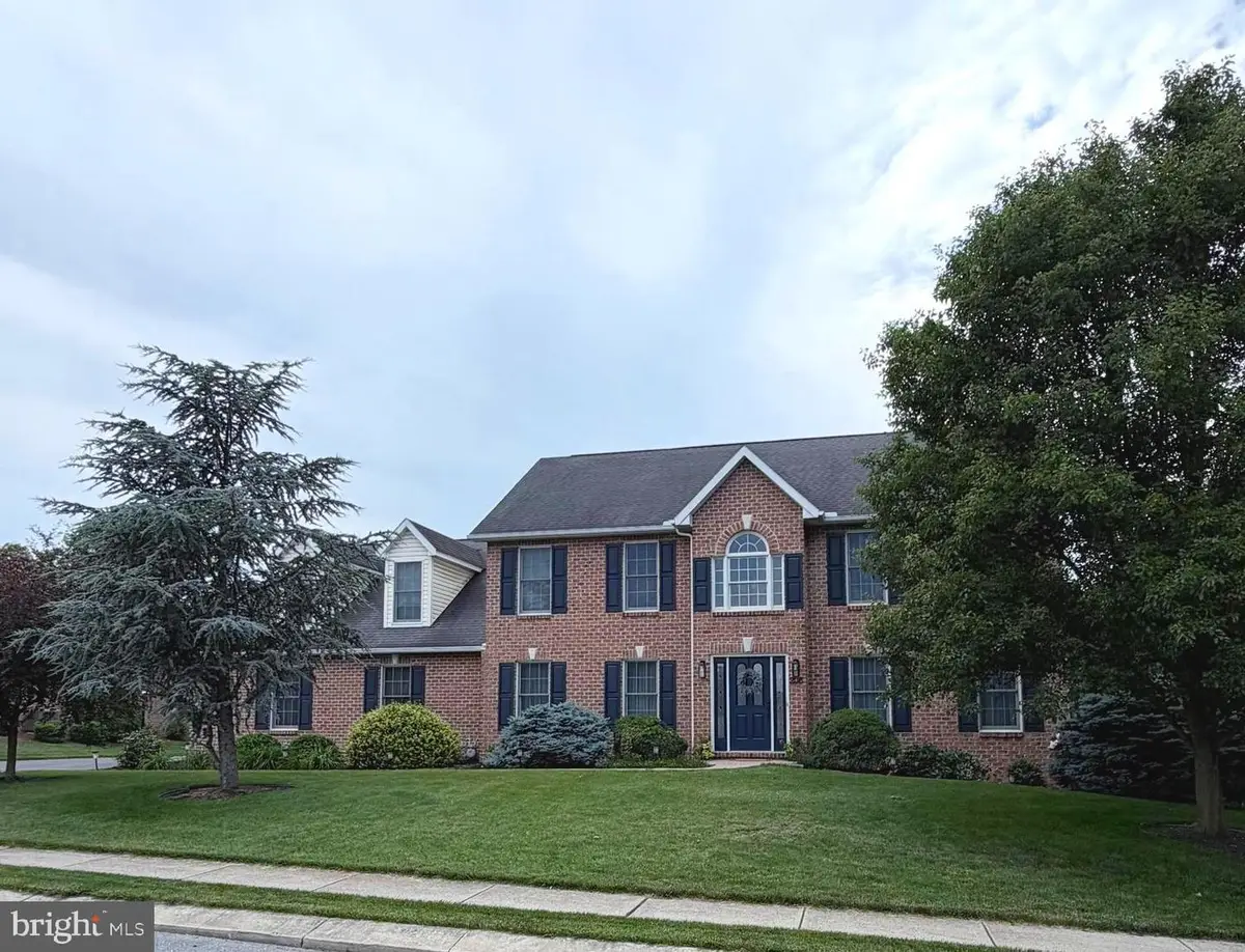 206 Phoenix Dr, Chambersburg, PA 17201 - #1