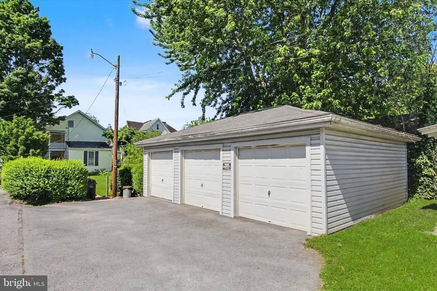 215 W Second St, Waynesboro, PA 17268 - #2