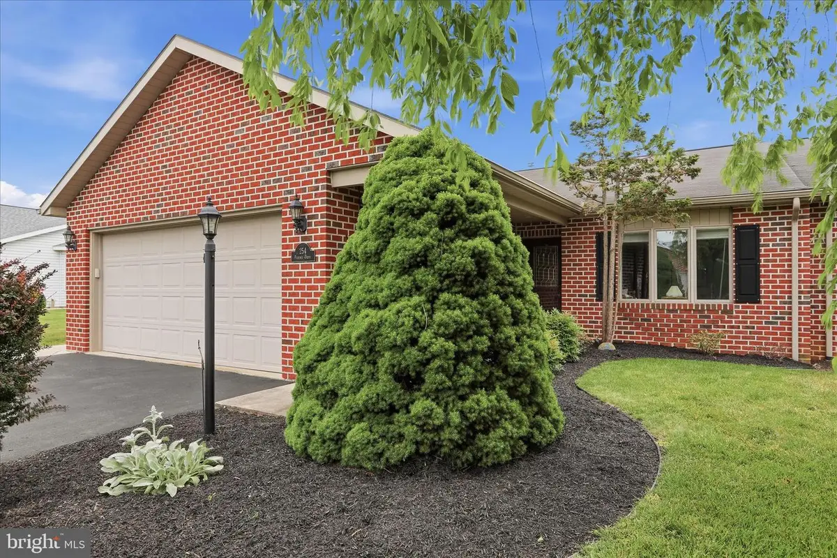 254 Phoenix Dr, Chambersburg, PA 17201 - #1