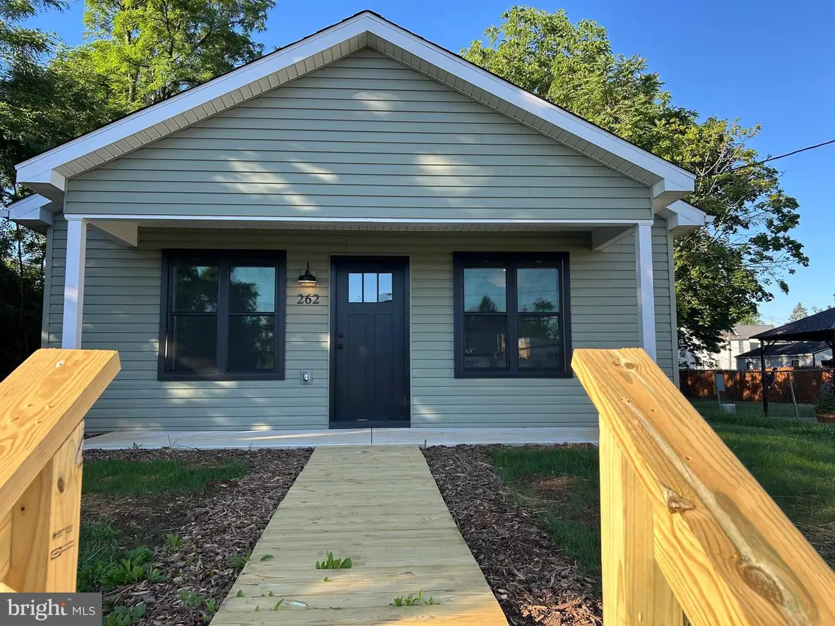 262 E Mckinley Street, Chambersburg, PA 17201 - #1