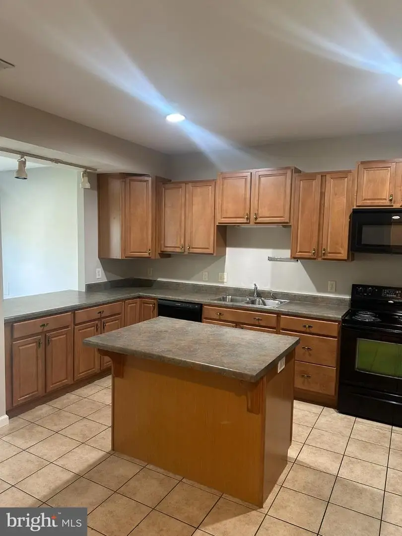 250 Meriweather Dr, Chambersburg, PA 17201 - #3