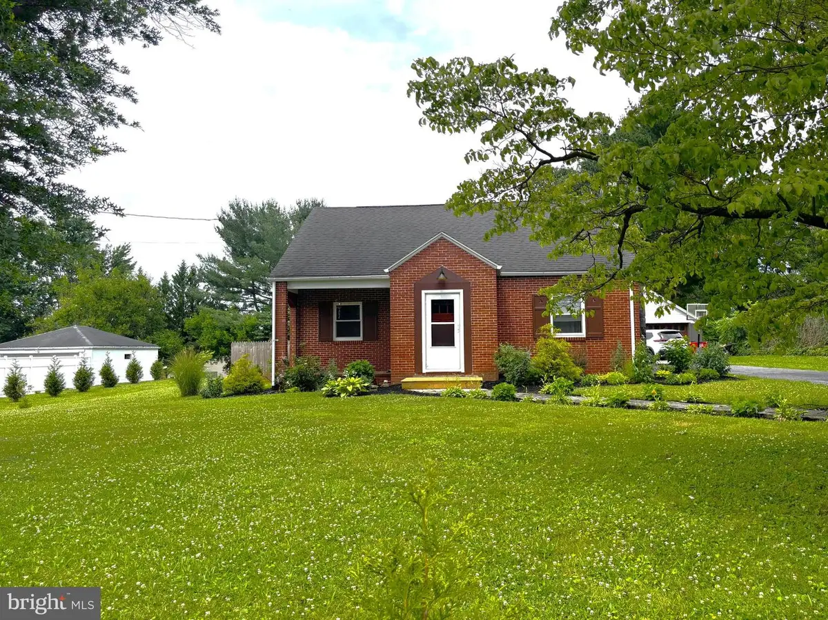 13285 Old Mill Rd, Waynesboro, PA 17268 - #1