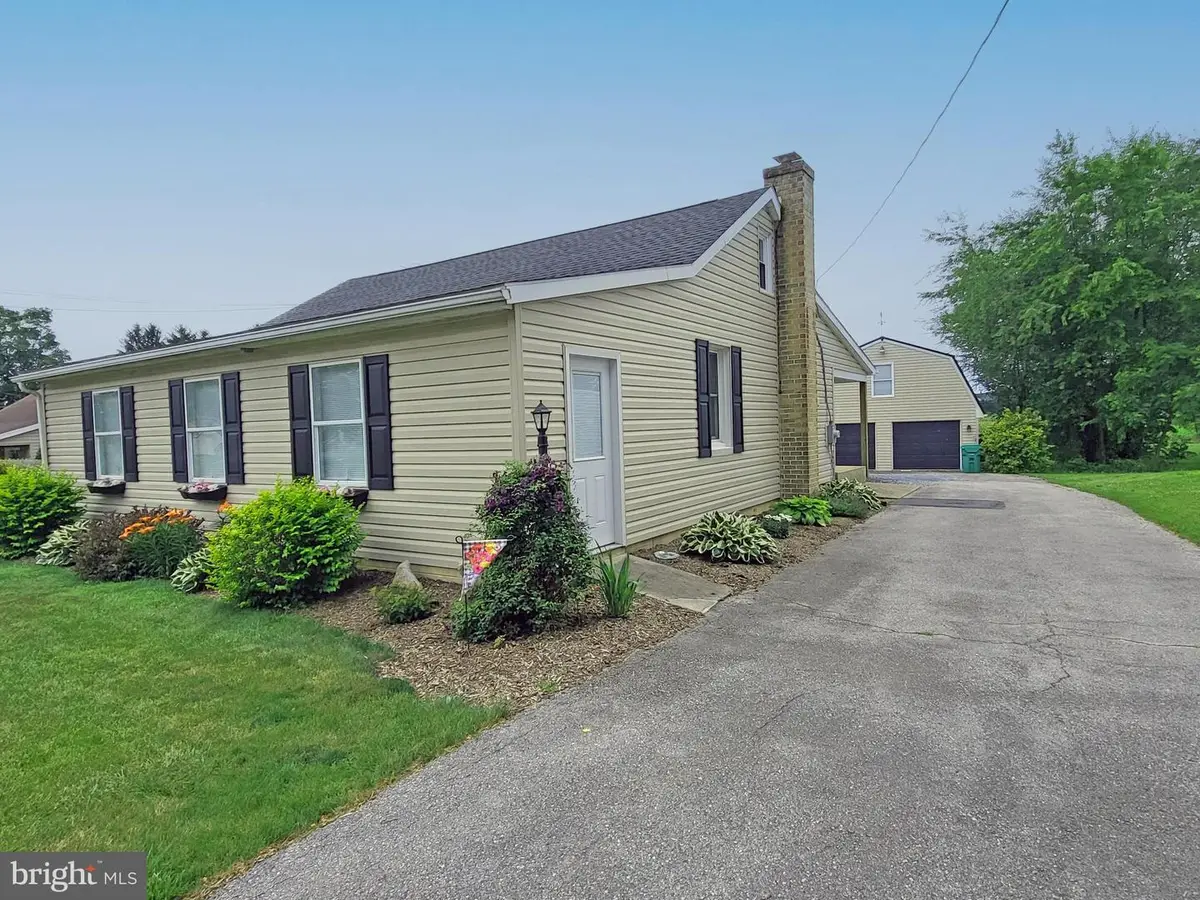 4545 Sycamore Grove Rd, Chambersburg, PA 17202 - #1