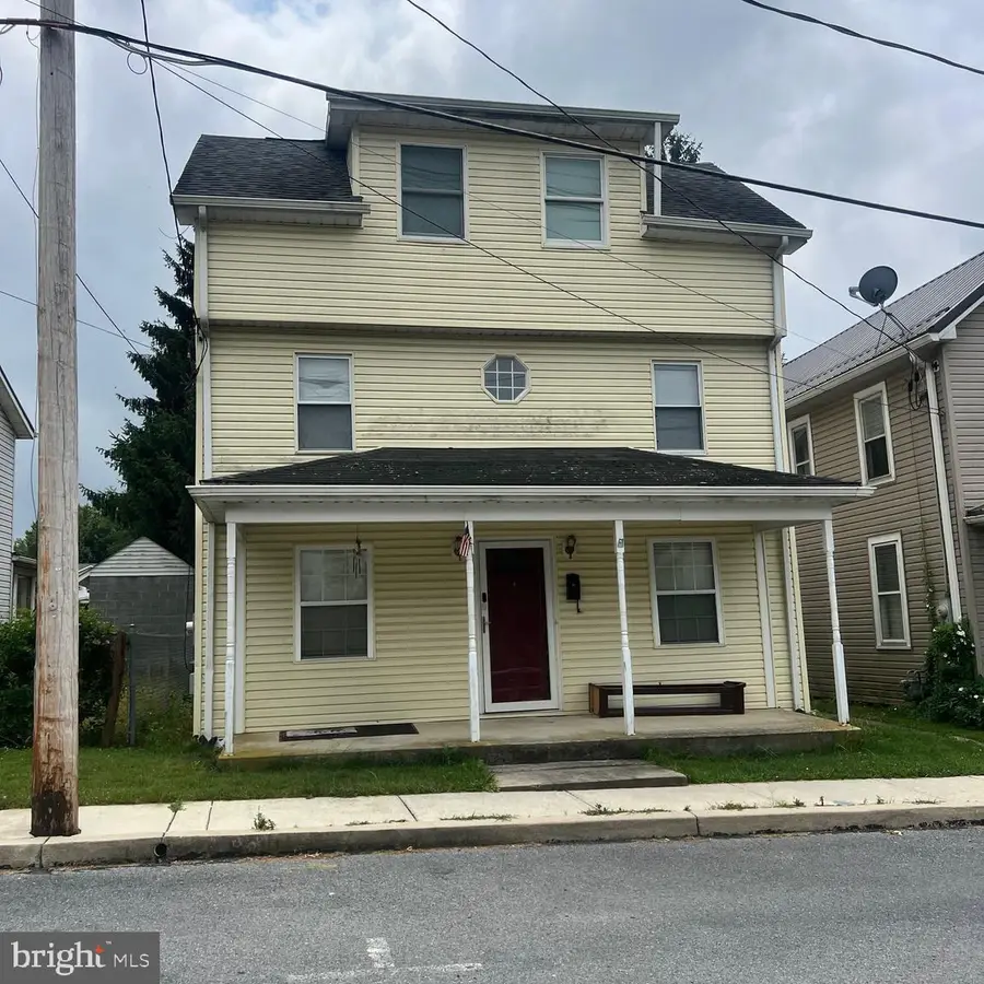 38 W W California Street, Mercersburg, PA 17236 - #2