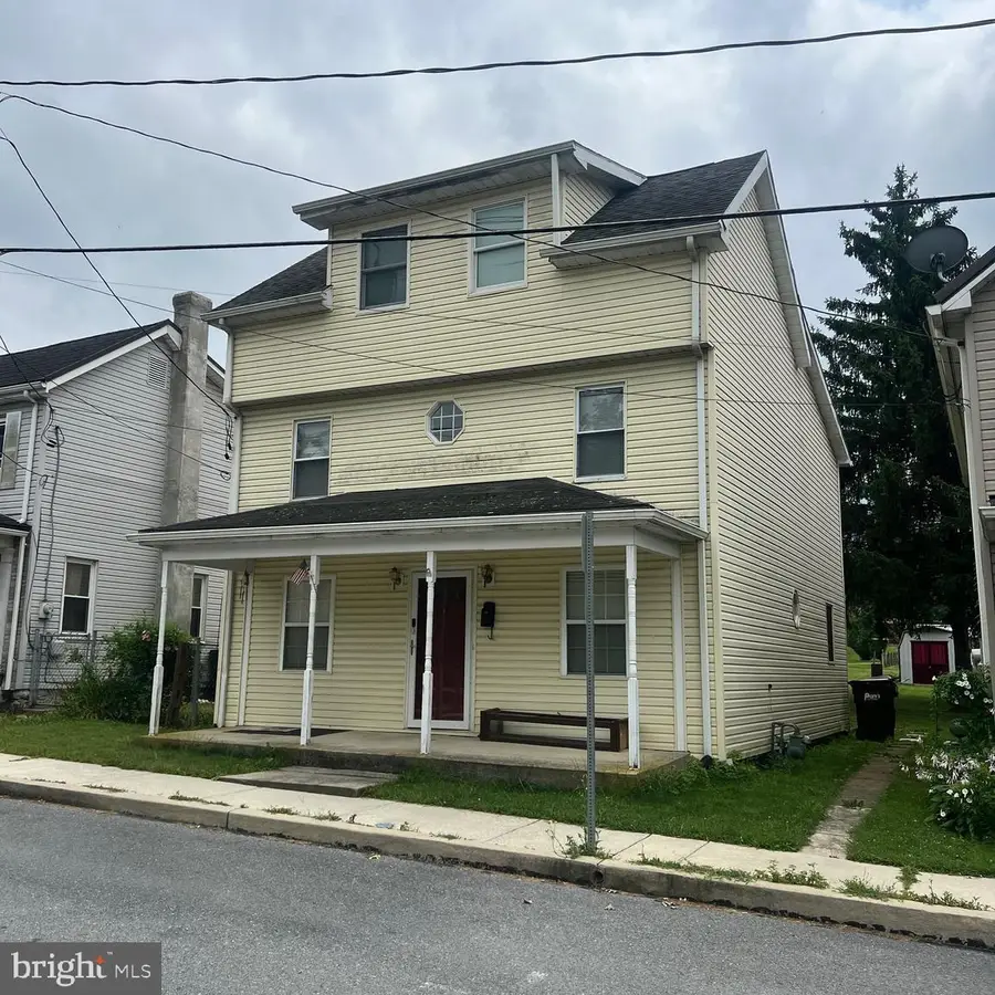 38 W W California Street, Mercersburg, PA 17236 - #3