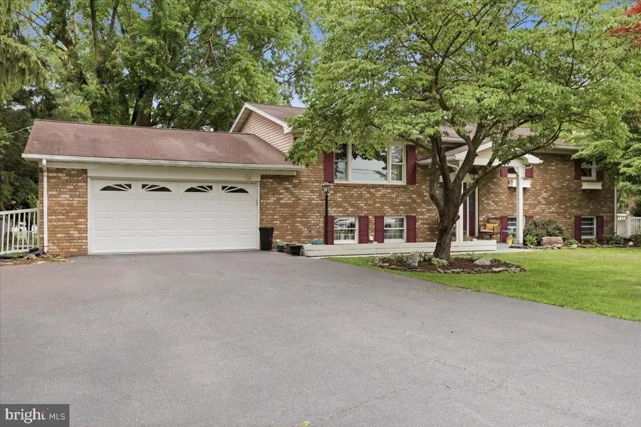 2964 Roosevelt Dr, Chambersburg, PA 17201 - #3