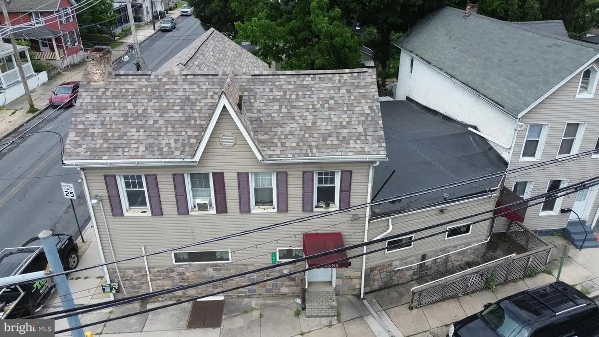 203 W King St, Chambersburg, PA 17201 - #1