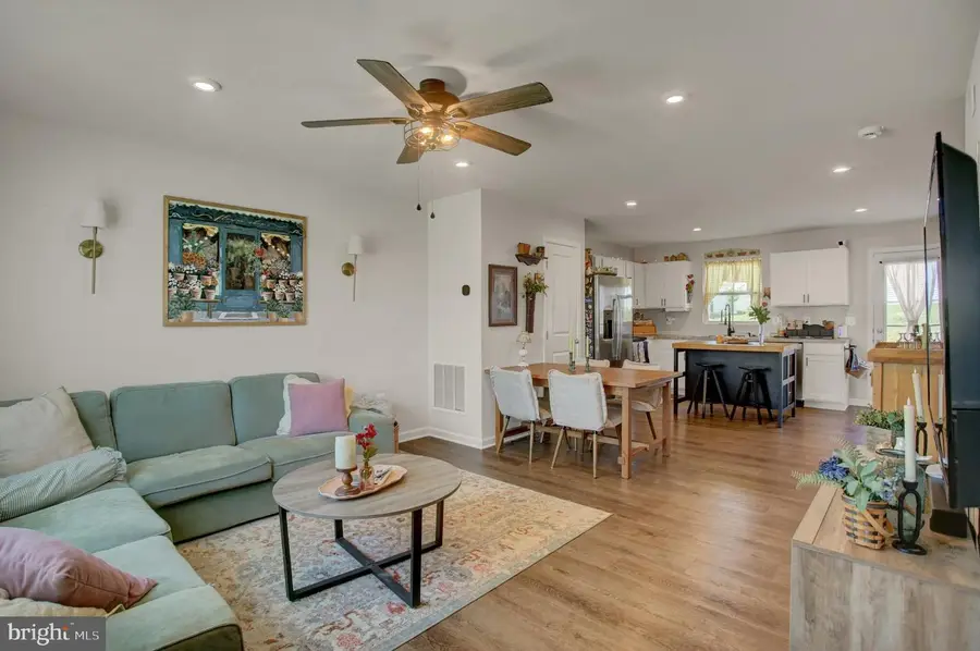 774 Raeann Dr, Greencastle, PA 17225 - #3