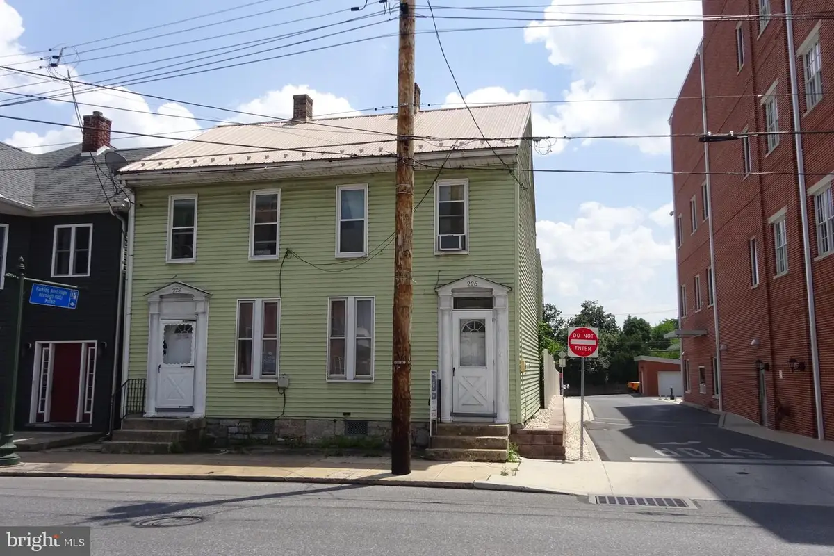226-228 E Queen St, Chambersburg, PA 17201 - #1