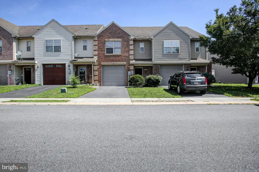 218 Meriweather Dr, Chambersburg, PA 17201 - #2