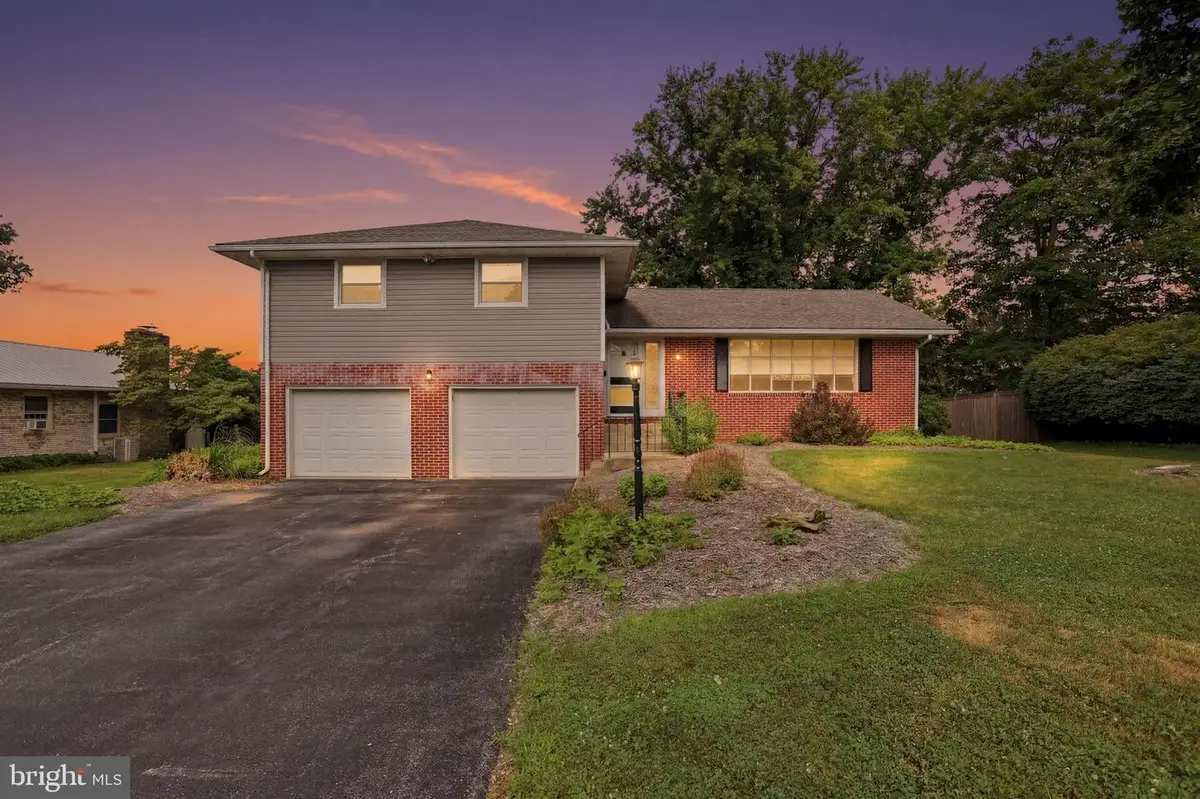 932 Sunset Avenue, Waynesboro, PA 17268 - #1