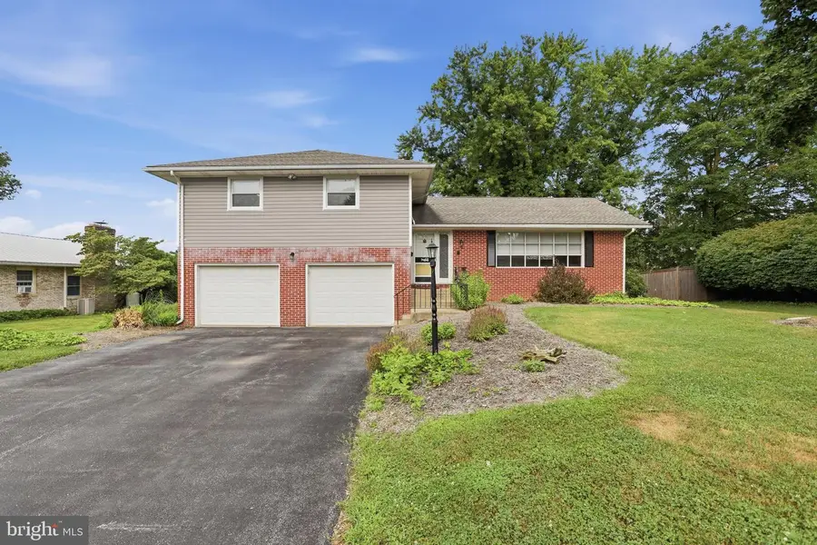 932 Sunset Avenue, Waynesboro, PA 17268 - #2