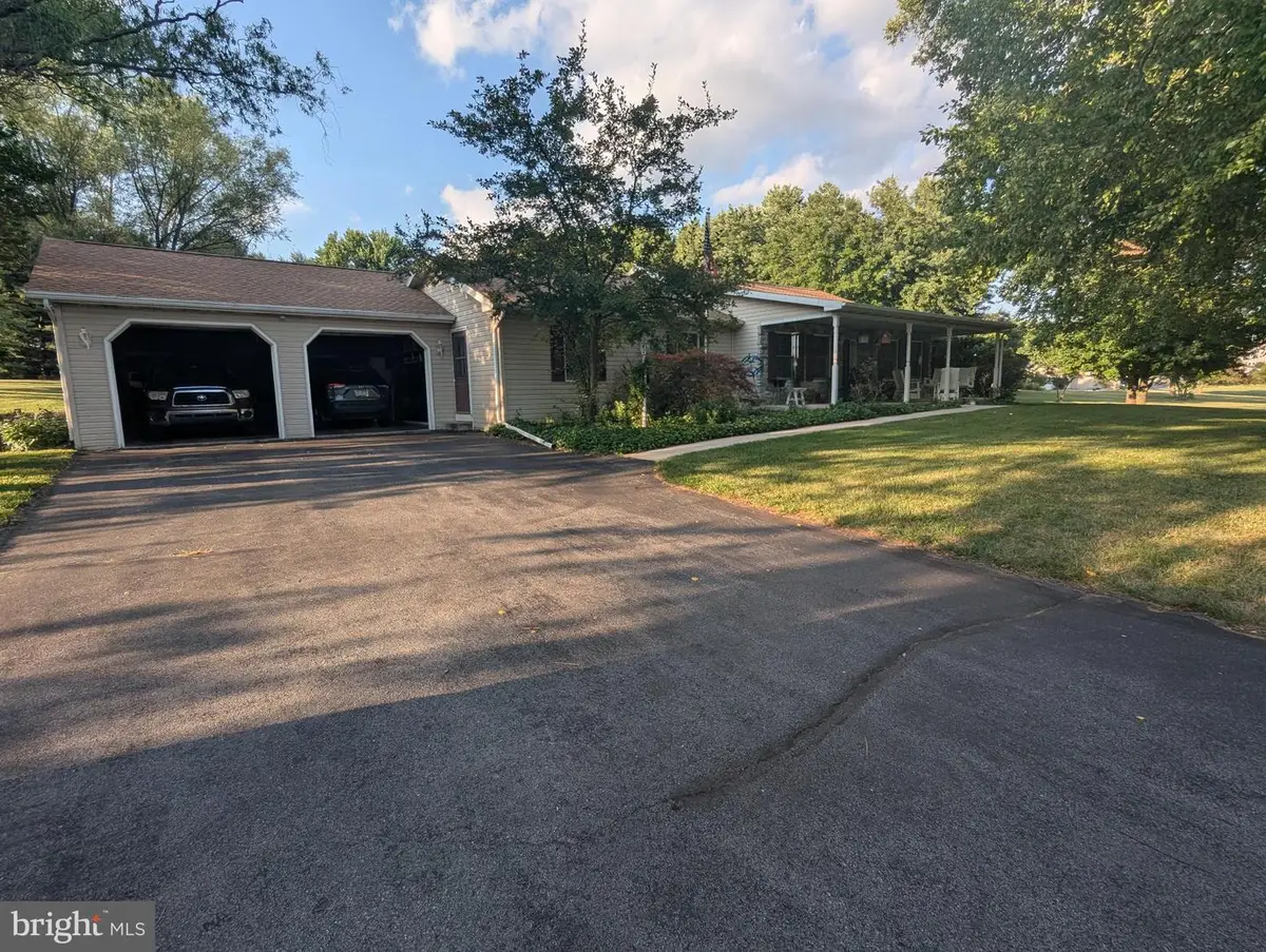 8045 Shank Hess Rd, Waynesboro, PA 17268 - #1