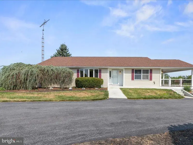 7246 Smith Rd, Chambersburg, PA 17201 - #1