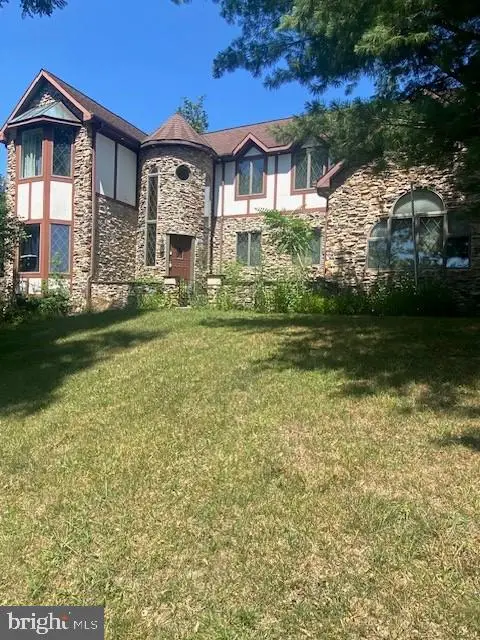 2013 Castlegreen Ct, Greencastle, PA 17225 - #1