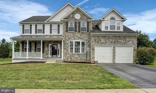 231 Scarlet Cir, GREENCASTLE, PA 17225