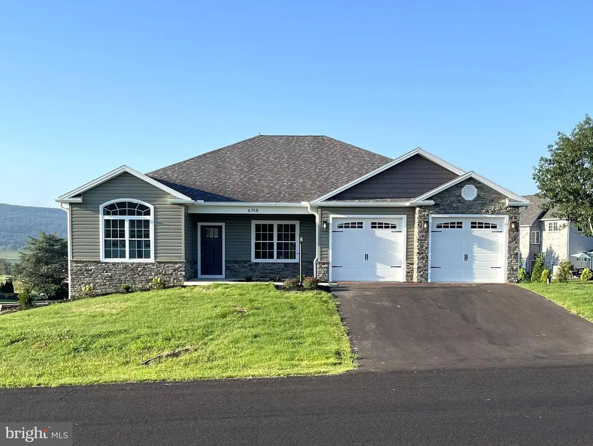 6358 Saucon Valley Dr, Fayetteville, PA 17222 - #1