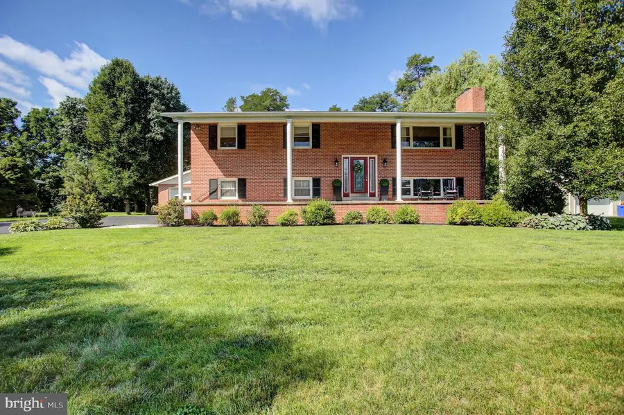124 Park Pl W, Shippensburg, PA 17257 - #2