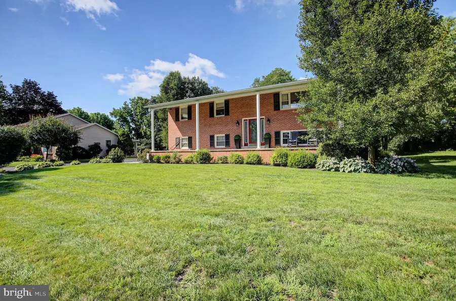124 Park Pl W, Shippensburg, PA 17257 - #3
