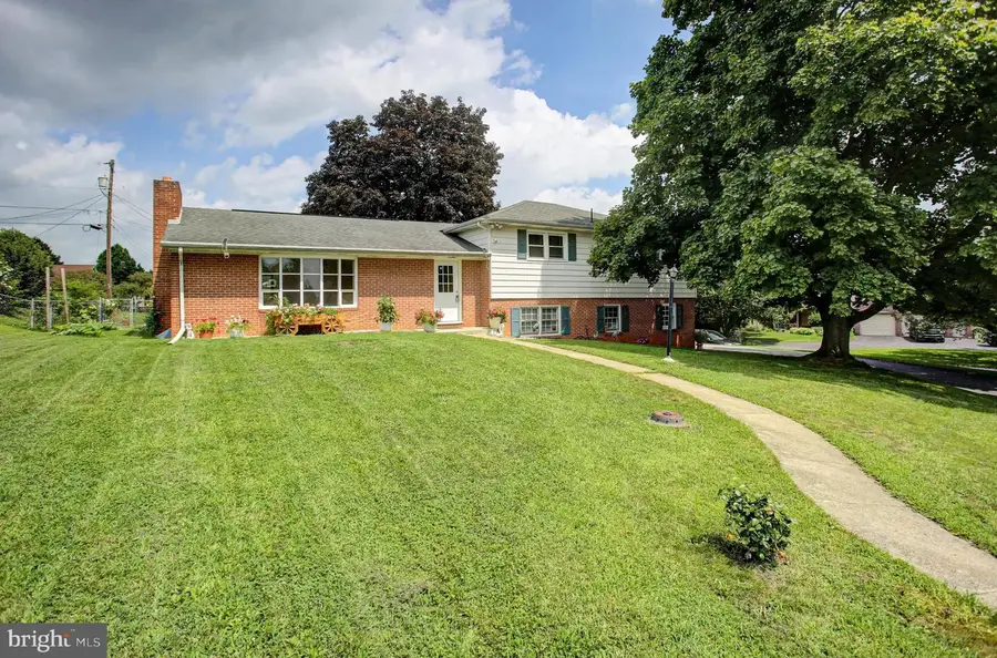 221 Harvest Lane, Chambersburg, PA 17202 - #2