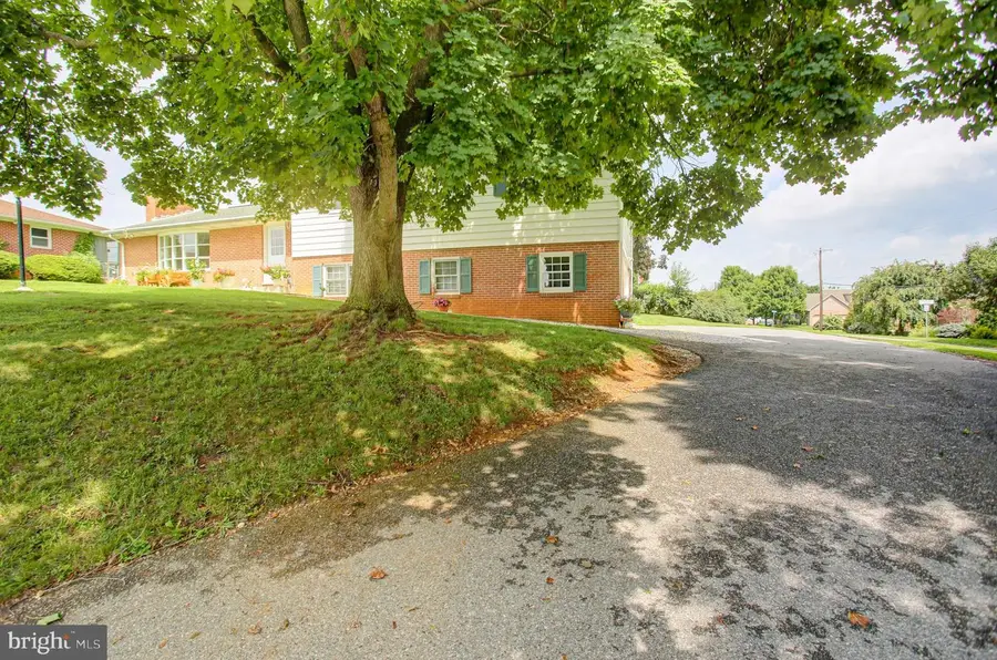 221 Harvest Lane, Chambersburg, PA 17202 - #3