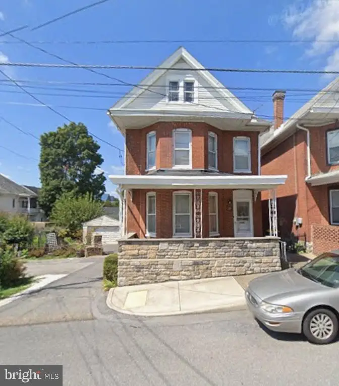 28 S Grant St, Waynesboro, PA 17268 - #1