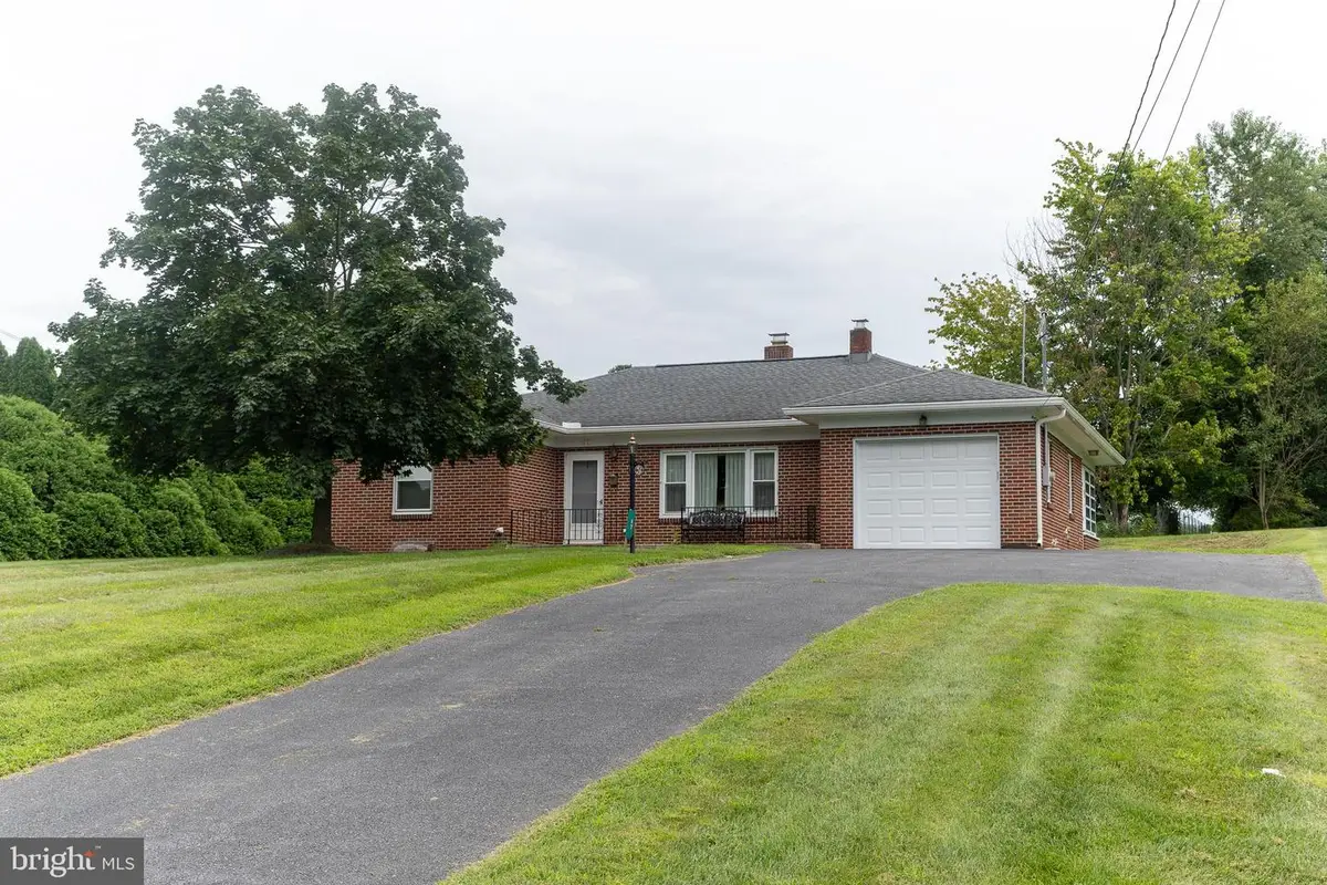 17 Twin Hill Drive, Waynesboro, PA 17268 - #1