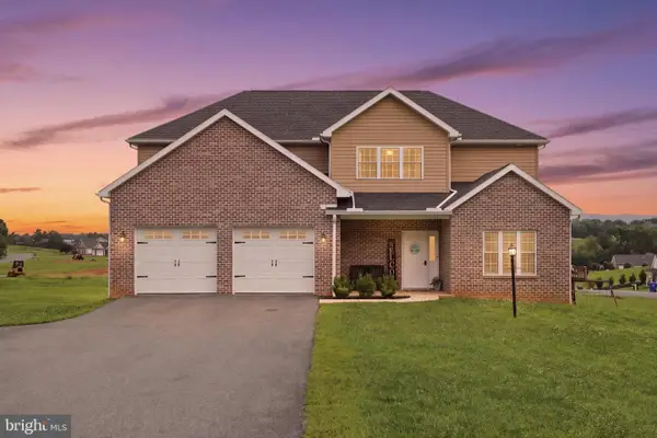 1881 Carrera Drive, CHAMBERSBURG, PA 17202