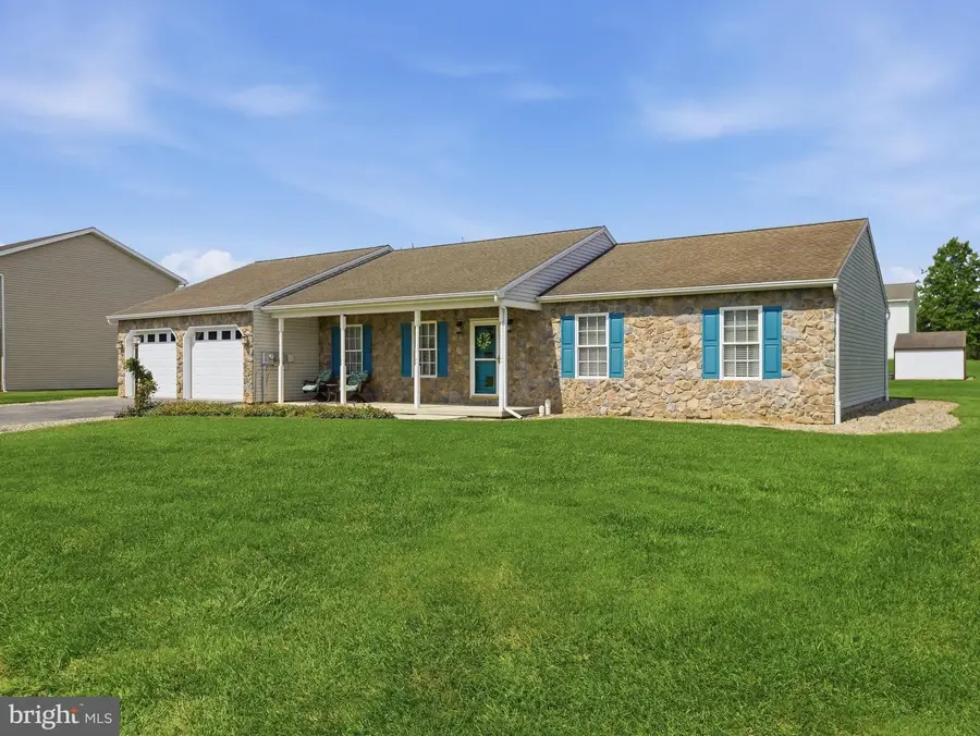 226 Grove Dr, Shippensburg, PA 17257 - #3