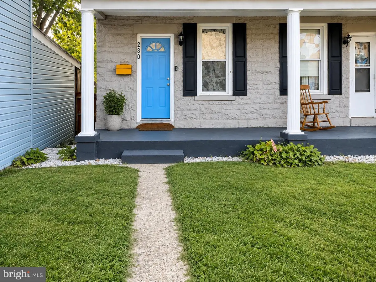 230 Ringgold St, Waynesboro, PA 17268 - #1
