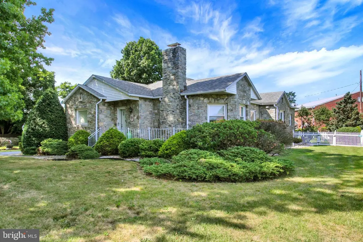 15055 Buchanan Trl E, Blue Ridge Summit, PA 17214 - #1