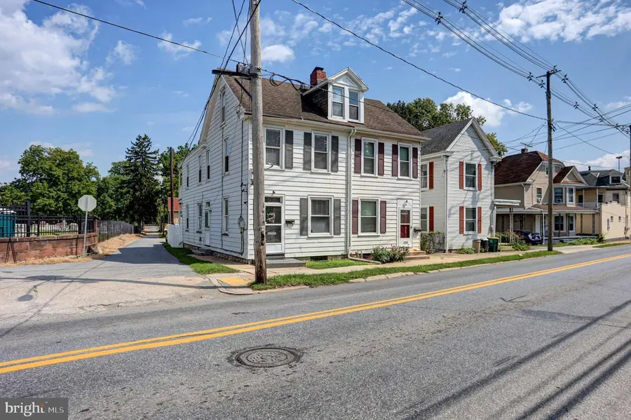 130 N Franklin St, Chambersburg, PA 17201 - #2