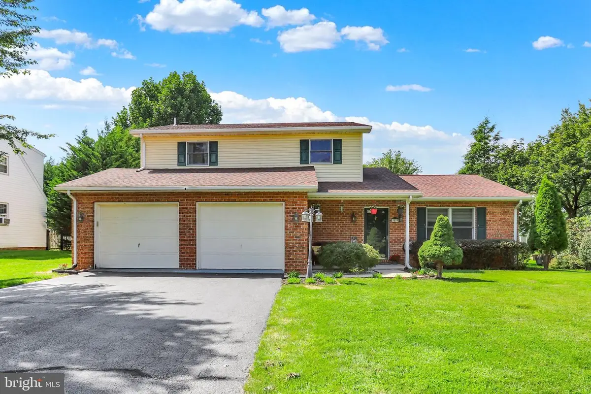3479 Carnoustie Dr, Chambersburg, PA 17202 - #1