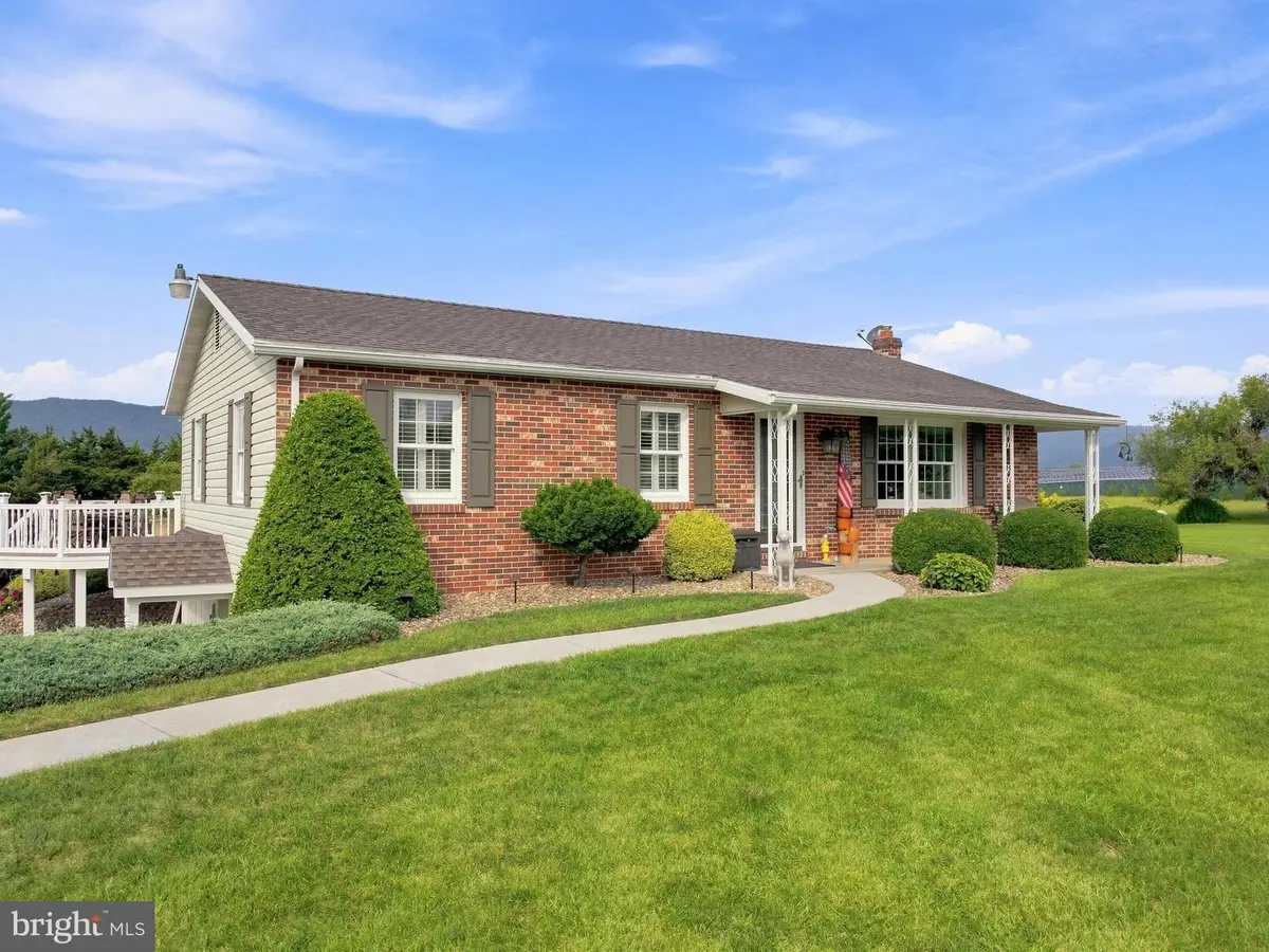 5721 Oakwood Dr, Mercersburg, PA 17236 - #1