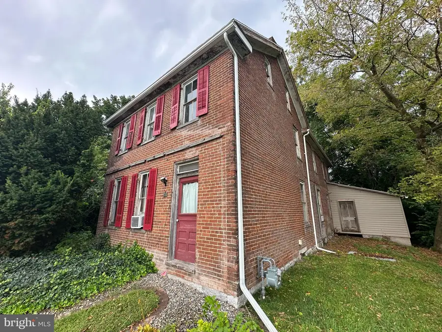 408 N Allison St, Greencastle, PA 17225 - #3