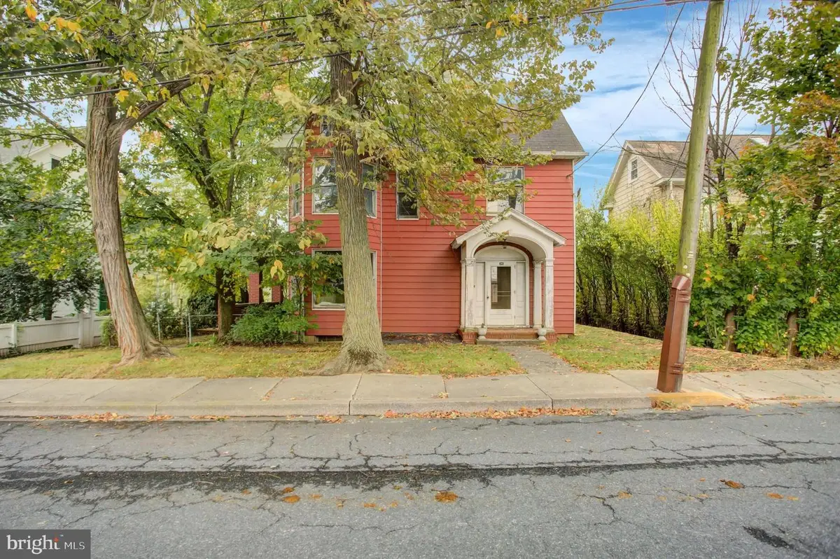 310 W King St, Shippensburg, PA 17257 - #1
