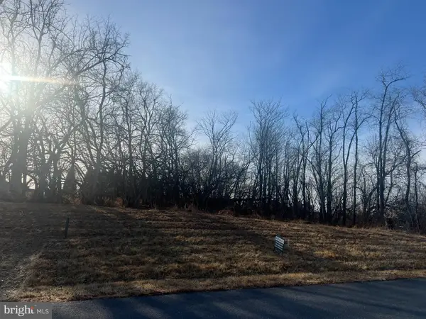 1459 Homespun Dr, CHAMBERSBURG, PA 17202