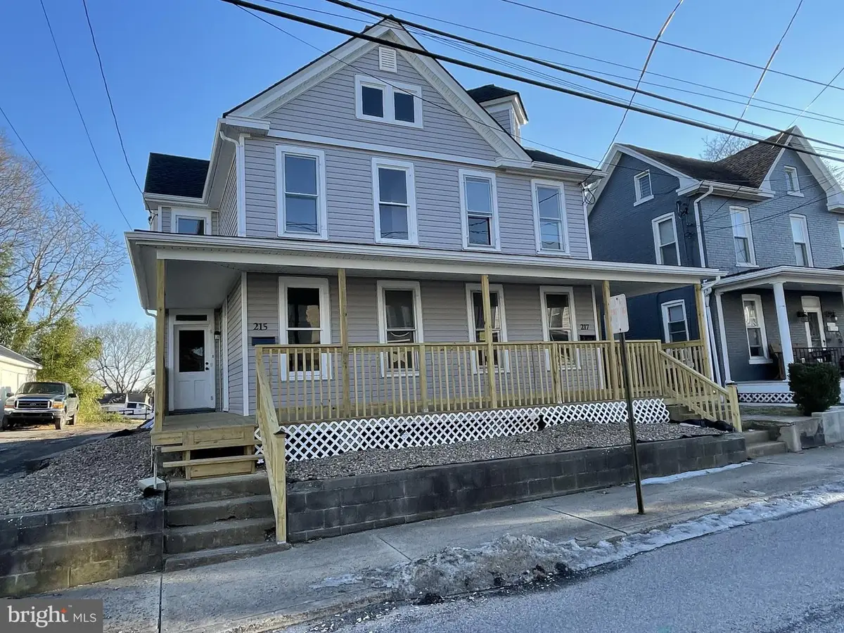 215-217 Cleveland Ave, Waynesboro, PA 17268 - #1